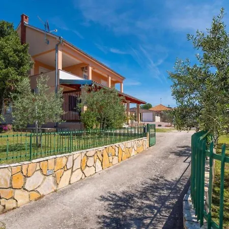 Four Bedroom With Pool And Sea View Sveti Filip i Jakov