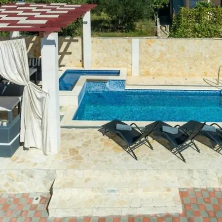 Four Bedroom With Pool And Sea View * Sveti Filip i Jakov