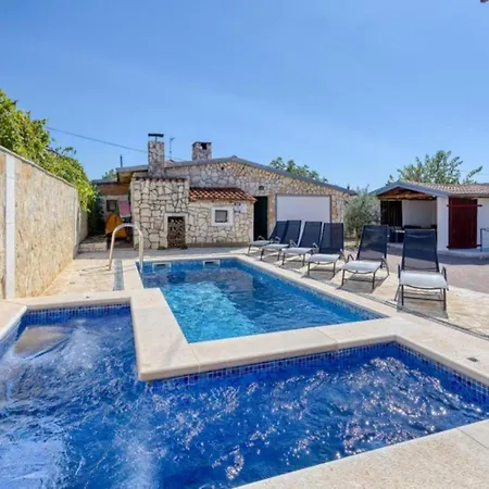Four Bedroom With Pool And Sea View